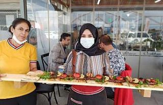 Bursa’nın kebapçı kız kardeşleri