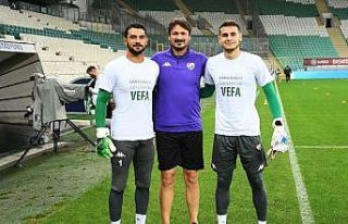 Bursaspor’un genç oyuncusu Vefa Temel’in sol...