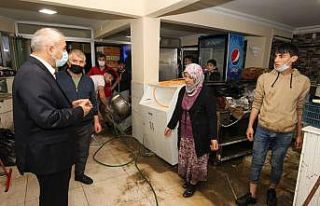 Büyükgöz, yağıştan etkilenen esnafları ziyaret...