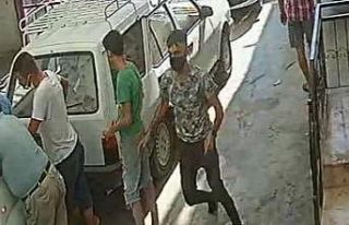 Çaldı, kaçarken bir araca çarptı, kutudaki parmak...