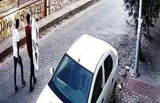 Çaldığı televizyonu yürüyerek götürdü