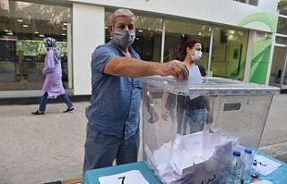 Çalınan Atatürk heykelinin yenisini İzmit halkı...