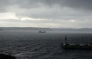 Çanakkale Boğazı çift yönlü gemi trafiğine...