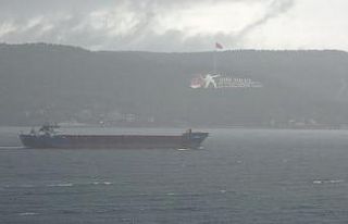 Çanakkale Boğazı sis nedeniyle tek yönlü gemi...