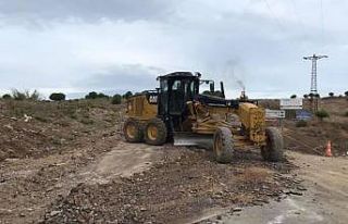 Çan’da beton köy yolu alt yapı çalışmaları...