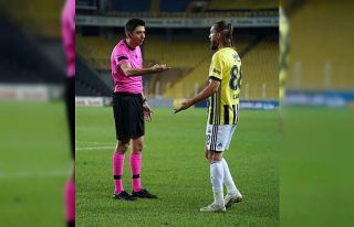 Caner Erkin’den hakeme tepki