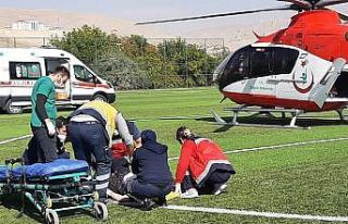 Çapa makinesinin devrilmesi sonucu yaralanan kadın...