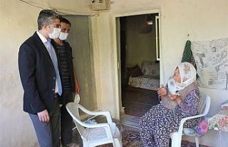 Çat kapı ziyaretten yaşlılar memnun