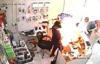 Cep telefonu bataryası bomba gibi patladı