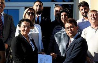 Çeşme AK Parti’de yeni yönetim mazbatasını...