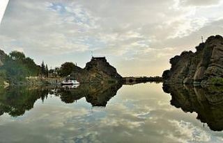 Çeşnigir Kanyonu’nun doğa güzellikleri objektiflere...