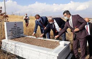 Çiçekli katliamı şehitleri mezarları başında...