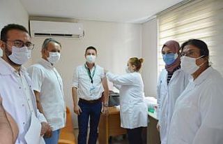 Çin’den getirilen Covid-19 aşısı İzmir’de...