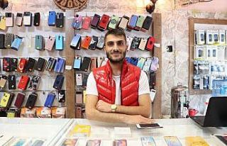 Çırağa tezgah kurup sıfır telefon çaldı, geriye...