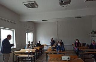 Çocuk bakımını HEM’de öğreniyorlar