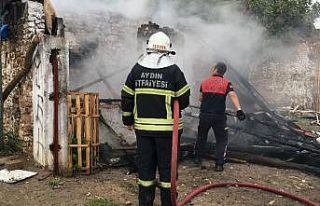 Çöpten bulduğu parfüm şişesi evi yaktı