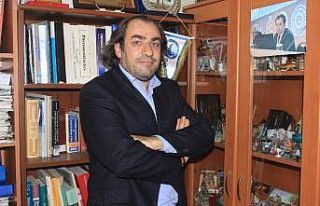 Covid-19 deneylerinde kullanılan bir fare yaklaşık...
