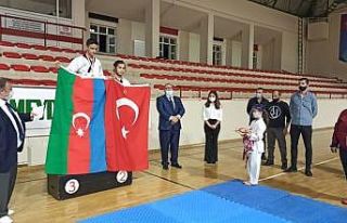 ‘Cumhuriyet kupası’ müsabakaları yaparak Cumhuriyet...