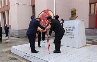 Cumhuriyetin 97. yıl dönüm etkinlikleri çelenk...