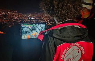 Dağda kaybolan 4 kişiyi termal dronla arama çalışmaları...