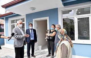 Deniz kardeşler imece usulüyle yapılan yeni evlerine...