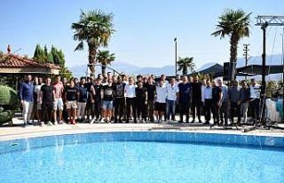 Denizlispor’da yönetim, teknik heyet ve futbolcular...