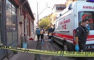 Depoda ölü bulunan kişinin cinayete kurban gittiği...