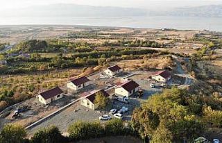 Depreme karşı yapılan çelik evler yükseliyor