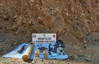 Derecik’te silah ve mühimmat ele geçirildi