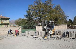 Develi’de parke çalışması Çayırözü Mahallesinde...