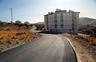 Develi’de sıcak asfalt çalışmaları devam ediyor