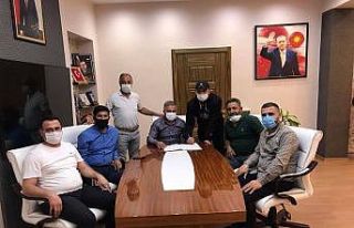 Develispor Ahmet İzgi ile sözleşme imzaladı