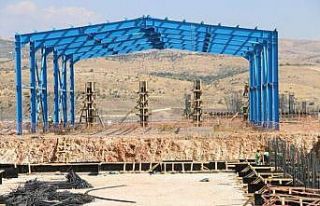 Devlet desteği ile yapımına başlanan fabrikada...