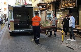 Dini nikahlı eşini kuaför dükkanında öldürdü