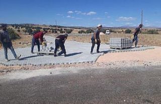 Diyarbakır Büyükşehir Belediyesi yol yapım çalışmalarına...