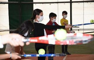 Diyarbakır’da Bilgi Evi öğrencilerine tenis kursu