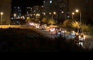 Diyarbakır’da yasağa rağmen düğün konvoyları...