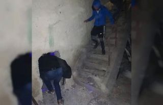 Duvardan gizli bölme açtılar, polise yakalandılar
