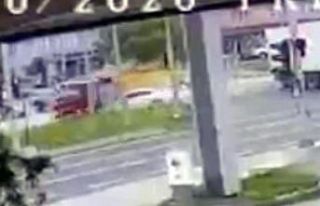 Düzce’de 2 kişinin yaralandığı kaza anı kameraya...