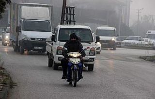 Düzce’de sis nedeniyle görüş mesafesi 20 metreye...