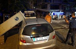 Edremit’te elektrik trafosu patladı, pano aracın...