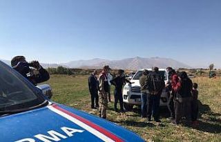 Edremit’te kafes avcıları jandarmaya takıldı