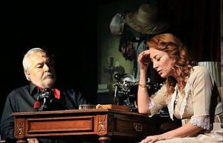 Efeler’de tiyatro şöleni “Güneyli Bayan”...