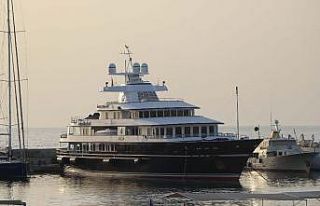 Efsane yat Kuşadası marinasına demirledi