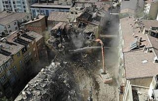 Elazığ’da deprem sonrası harabeye dönen 10 bin...