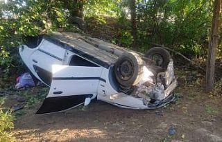 Elazığ’da otomobil bahçeye uçtu:1 ölü,2 yaralı