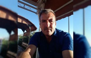 Elektrik direğine çarpan otomobil sürücüsü hayatını...