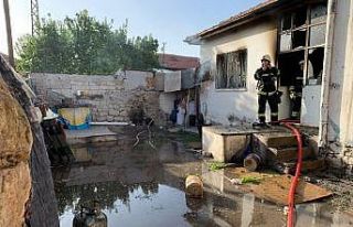 Elektrik kontağından çıkan yangında müstakil...