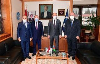 Emekli Büyükelçi Kılıç ve beraberindeki Azerbaycan...