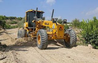 Erdemli Belediyesi, yol çalışmalarını sürdürüyor